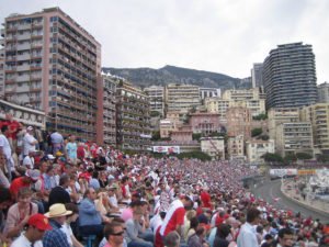 Les gradins bondés du Grand prix F1 de Monaco.