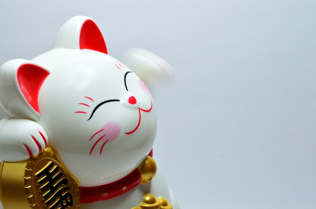 Figurine de chat japonais.
